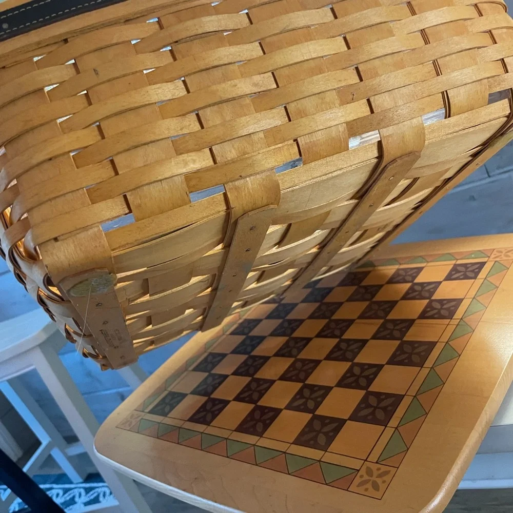 Longaberger Large checkerboard basket & Small tic tac toe basket w/ game pieces - Picture 10 of 16
